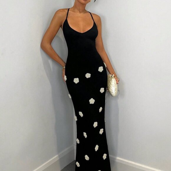 Black Sexy Women's Elegant Crochet 3d Floral Contrast Color Backless Dress - Picture 3 of 5